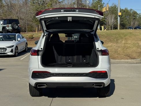 Used 2025 Audi Q5 Premium Plus w/ Premium Plus image 16