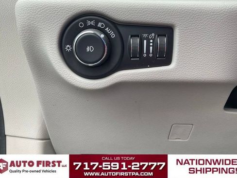Used 2019 Chrysler Pacifica Limited w/ Advanced Safetytec Group FWD image 20