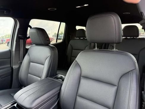 Used 2025 Chevrolet Traverse LT AWD/4WD image 13
