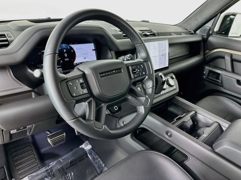 Certified 2025 Land Rover Defender 110 AWD/4WD image 10