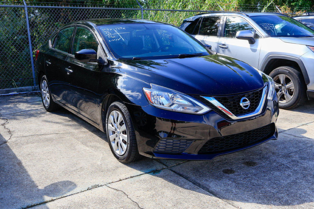 Used 2017 Nissan Sentra S FWD image 1