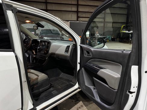 Used 2017 Chevrolet Colorado W/T w/ WT Convenience Package image 16