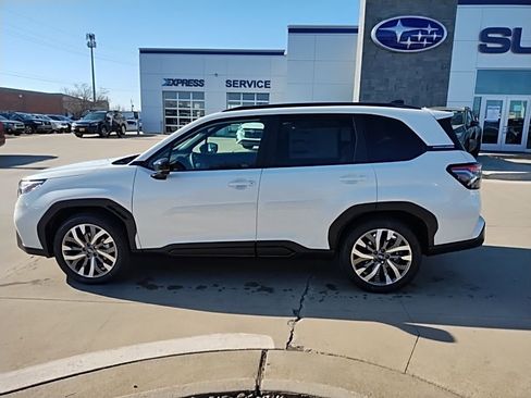Used 2026 Subaru Forester Touring AWD/4WD image 11