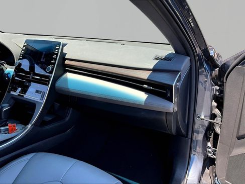 Used 2021 Toyota Avalon XLE w/ Moonroof Package FWD image 26