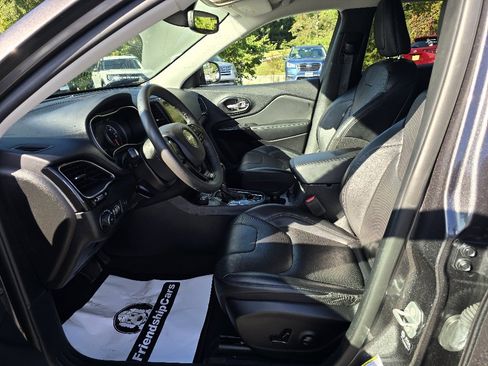 Used 2023 Jeep Cherokee Altitude Lux image 11