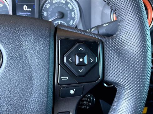 Used 2023 Toyota Tacoma TRD Off-Road w/ Technology Package AWD/4WD image 12