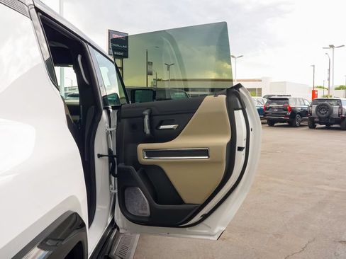 Used 2026 GMC Hummer EV SUV AWD/4WD image 15