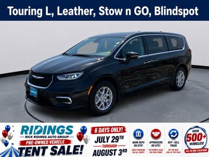 Used 2024 Chrysler Pacifica Touring-L