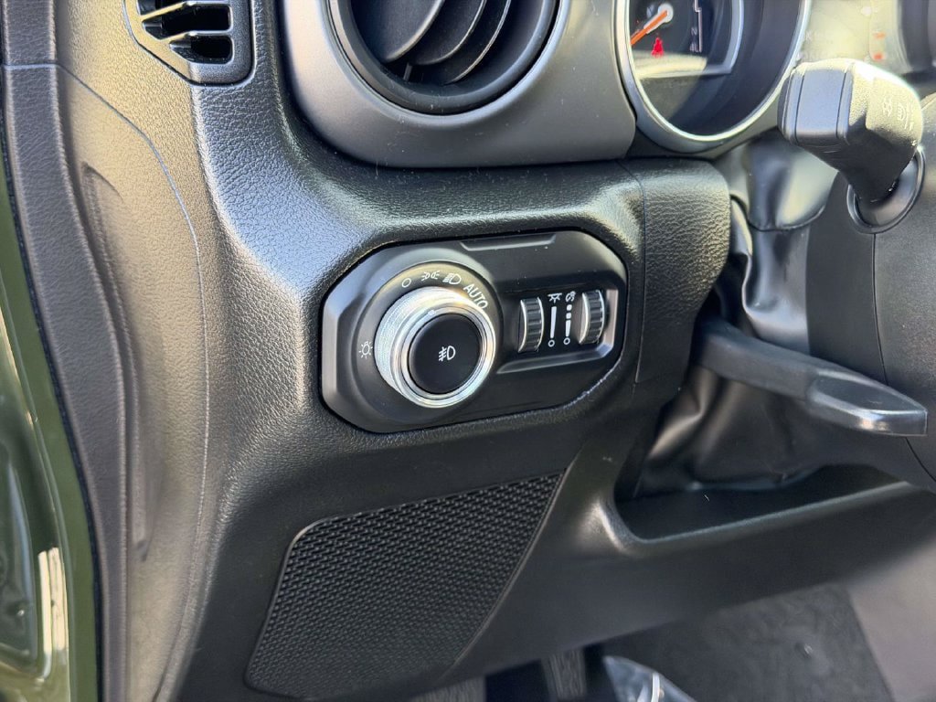 Used 2022 Jeep Wrangler Unlimited Sport AWD/4WD image 19