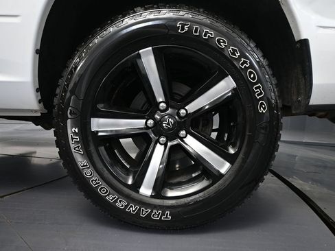 Used 2019 RAM 1500 Express w/ Express Value Package AWD/4WD image 15