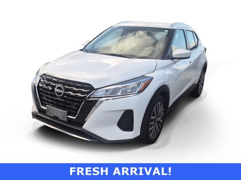 Used 2024 Nissan Kicks SV image 1