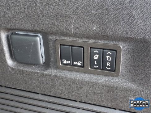 Used 2021 GMC Yukon XL SLT w/ SLT Luxury Plus Package image 14