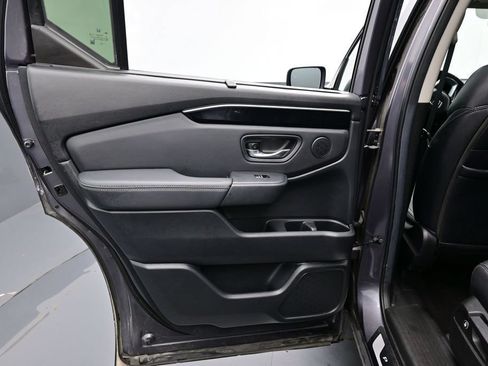 Used 2025 Honda Pilot EX-L image 25