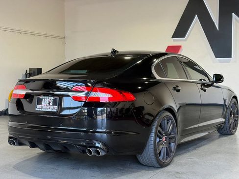 Used 2014 Jaguar XF R RWD image 4