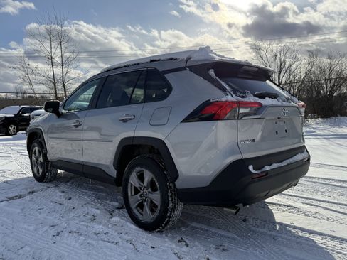 Used 2024 Toyota RAV4 LE image 7