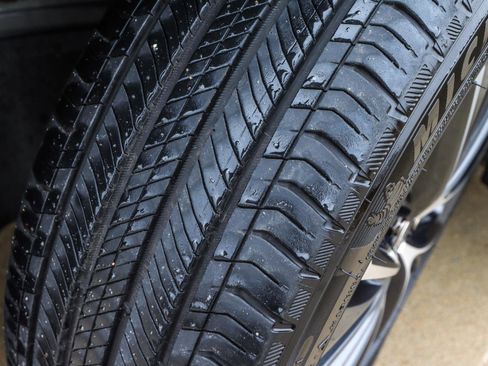 Used 2024 Toyota Prius Limited w/ Limited Premium Package image 27