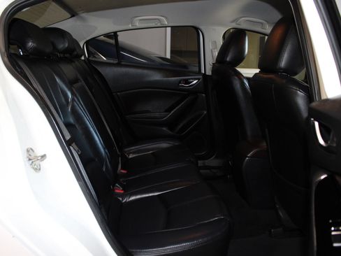Used 2018 MAZDA MAZDA3 Touring FWD image 25