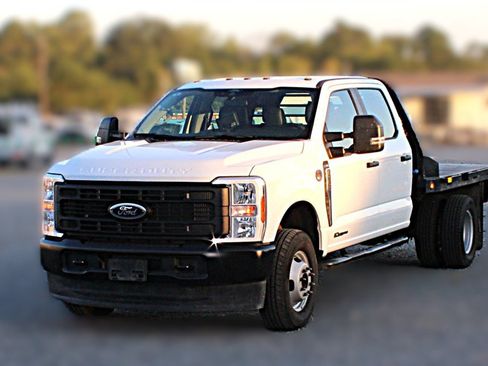 Used 2025 Ford F350 XL AWD/4WD image 2