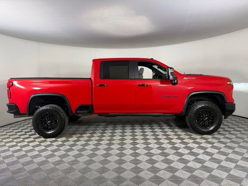 Used 2025 Chevrolet Silverado 2500 ZR2 w/ Technology Package AWD/4WD image 5