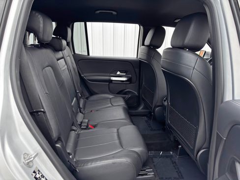 Used 2021 Mercedes-Benz GLB 250 4MATIC w/ Premium Package image 39