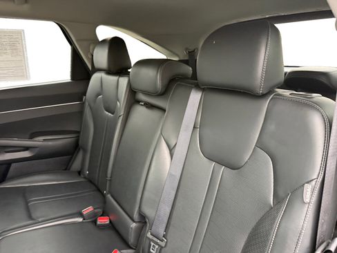 Used 2024 Kia Sorento S image 16