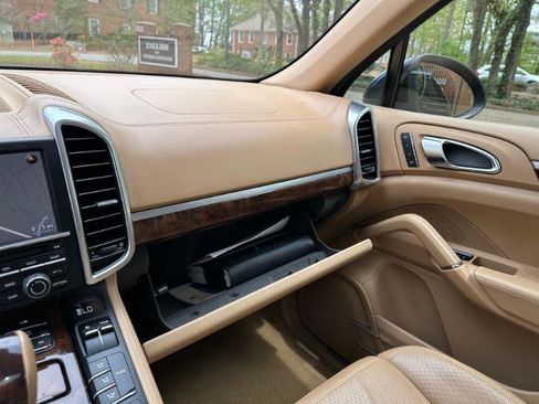 Used 2011 Porsche Cayenne AWD/4WD image 34