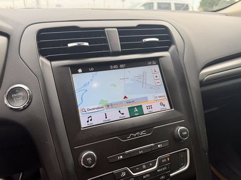 Used 2019 Ford Fusion SE w/ Equipment Group 151A FWD image 21