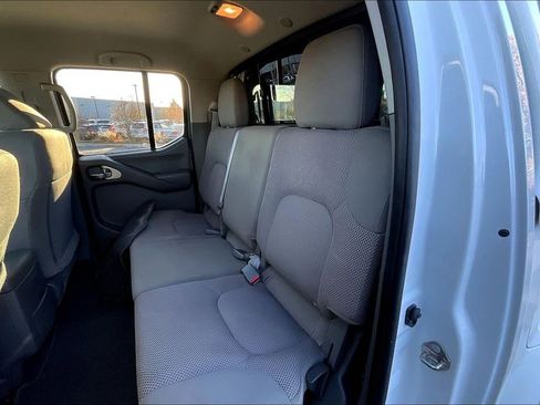 Used 2019 Nissan Frontier SV image 29