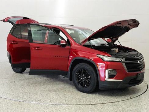 Used 2023 Chevrolet Traverse LT w/ Midnight/Sport Edition AWD/4WD image 9
