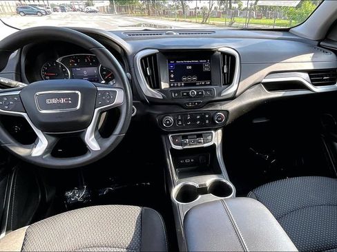 Used 2024 GMC Terrain SLE w/ Elevation Edition FWD image 14