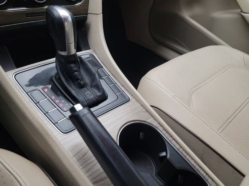 Used 2016 Volkswagen Passat 1.8T SE w/ Lighting Package (P06) image 26