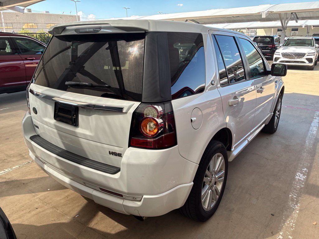 Used 2015 Land Rover LR2 AWD/4WD image 12