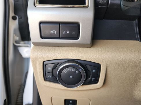 Used 2018 Ford F250 Lariat w/ Lariat Value Package AWD/4WD image 35
