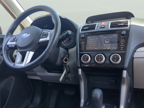 Used 2018 Subaru Forester 2.5i Premium w/ All-Weather Package image 9