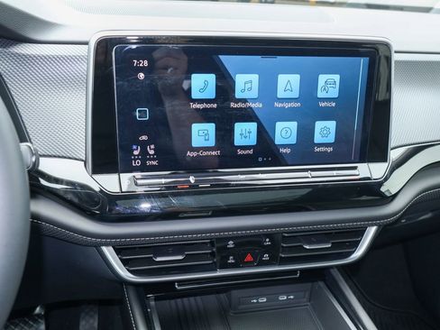 New 2026 Volkswagen Atlas Cross Sport SEL AWD/4WD image 21