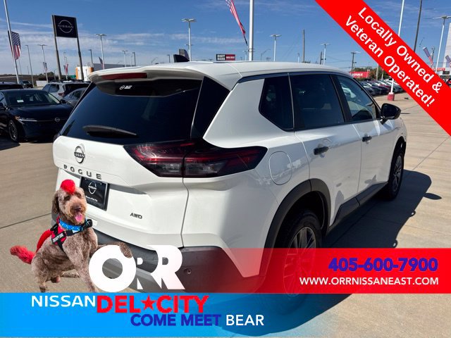 Used 2023 Nissan Rogue S AWD/4WD image 5