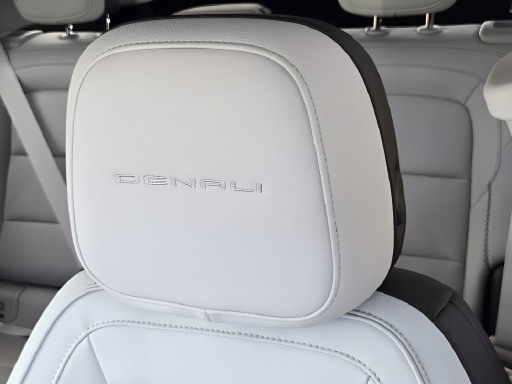 New 2027 GMC Terrain Denali w/ LPO, Floor Liner Package AWD/4WD image 18