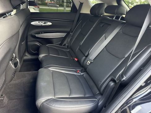 Used 2022 Genesis GV70 2.5T w/ Advanced Package AWD/4WD image 23