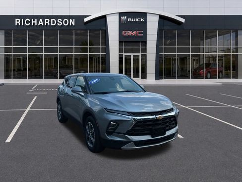 Used 2025 Chevrolet Blazer LT AWD/4WD image 7