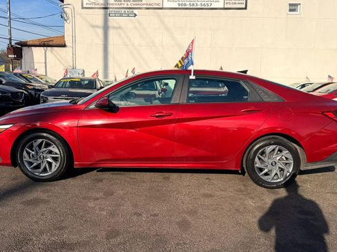 Used 2024 Hyundai Elantra SEL FWD image 10