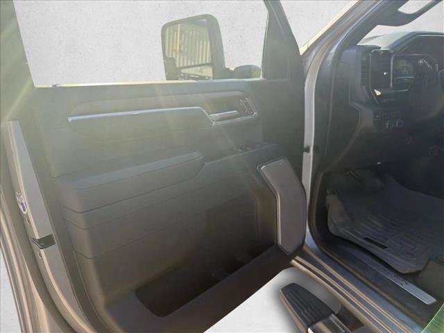 Used 2024 Chevrolet Silverado 3500 High Country w/ High Country Premium Package AWD/4WD image 9