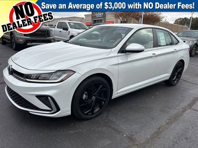 Certified 2025 Volkswagen Jetta SE w/ Black Wheel Package