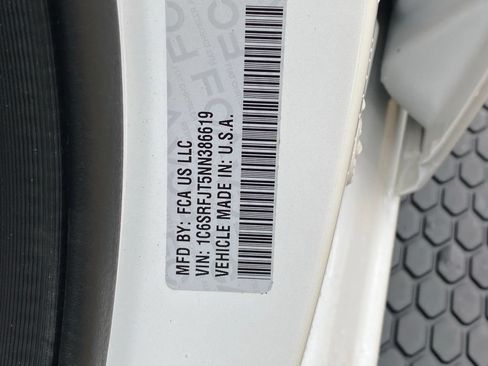 Used 2022 RAM 1500 Laramie AWD/4WD image 33
