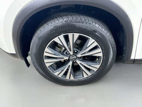 Used 2023 Nissan Rogue SV AWD/4WD image 8
