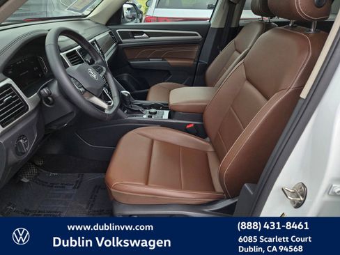 Certified 2023 Volkswagen Atlas SE w/ Panoramic Sunroof Package AWD/4WD image 17
