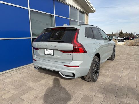 New 2026 Volvo XC60 B5 Ultra w/ Climate Package image 3