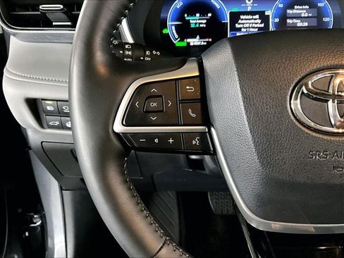 Used 2025 Toyota Highlander Limited AWD/4WD image 20