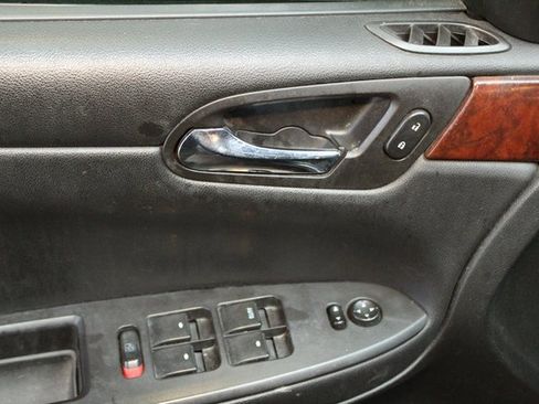 Used 2008 Chevrolet Impala LT w/ Luxury Edition Package image 13