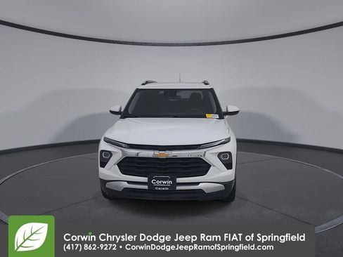 Used 2025 Chevrolet TrailBlazer LT AWD/4WD image 5