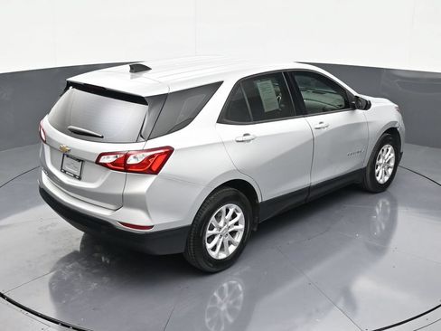 Used 2019 Chevrolet Equinox LS FWD image 16